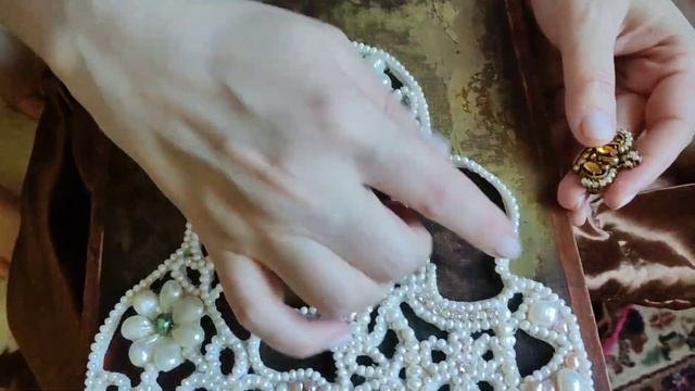 Казанская икона вышитая жемчугом. Готовая проклеенная риза. Как выглядит ее обратная сторона. смотреть онлайн