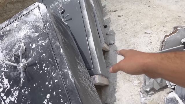 TANK vs GUN SAFES!!! смотреть онлайн