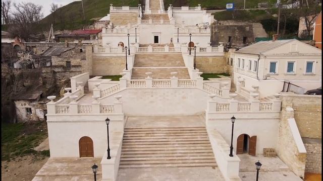 Крым меняется.Керчь.МИТРИДАТСКАЯ ЛЕСТНИЦА во всей красе.Работы вокруг лестницы продолжаются смотреть онлайн