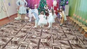 Новогодний утренник 2023 вторая младшая группа
