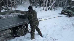 Нива и Уаз на цепях