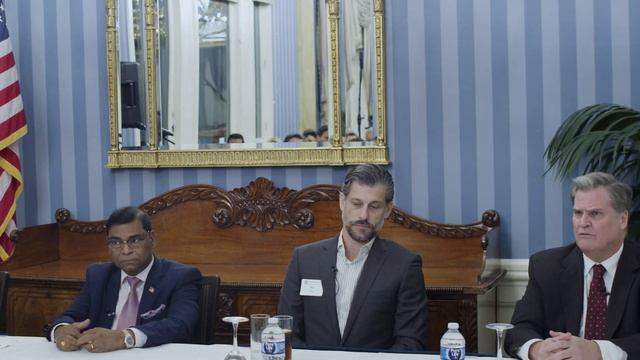 Chasing Renewable Energy Investment, Obstacles, Distortions and Ponzi Schemes смотреть онлайн