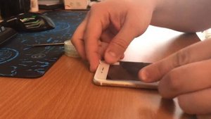 Как наклеить защитное стекло на айфон