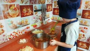 Запеканка из фарша и картофельного пюре. Готовят Дети.