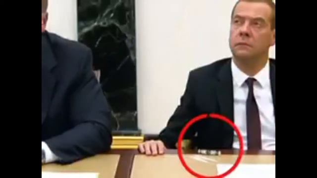 Уинстон Черчилль в Твиттере «По две дороги на брата Деньги есть, держаться не обязательно… » смотреть онлайн