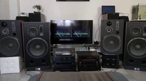 Magnat Transpuls 1500 Vs Realistic Mach Two Improvisation Batterie Explosive Duel ???