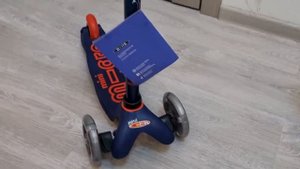 Самокат Micro Mini Deluxe LED Темно-синій