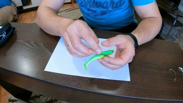 Надеваем СИЛИКОНОВУЮ рыбку на ДВОЙНИК . смотреть онлайн