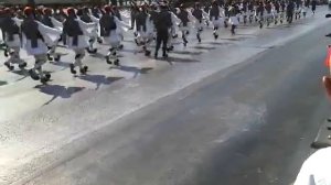 Шествие торжественной смены караула в Афинах на Площади Синтагма