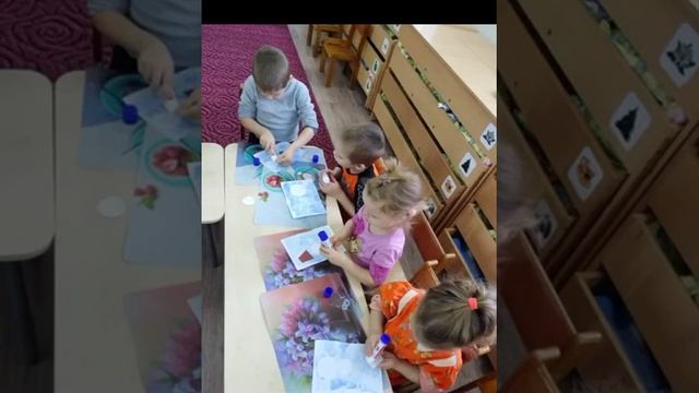 Аппликация "Снеговик" в младшей группе №6 смотреть онлайн