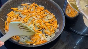 НАСТОЯЩИЙ УКРАИНСКИЙ БОРЩ ГОТОВИТ УКРАИНКА / АРИНА БЕЛАЯ