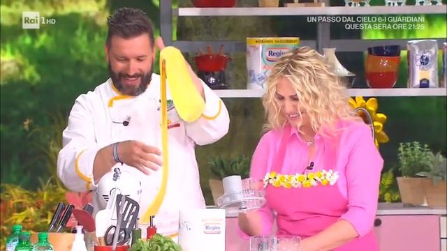 Plin ripieni di pomodoro e mozzarella - E' sempre Mezzogiorno 06/05/2021 смотреть онлайн