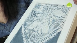Как сделать трафарет из кружевной салфетки. Декорируем стул. Орнамент на стуле при помощи салфетки