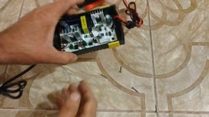 Автомобильное автоматическое зарядное устройство 12 вольт.