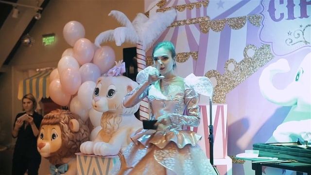 Танцующий художник