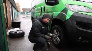 Гайковерт ударный аккумуляторный Greenworks GD24IW400 с бесщеточным двигателем, 24V (арт 3802907)