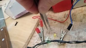 Ремонт гирлянды: замена перегоревшей лампочки