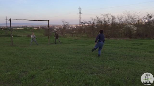 Самодельное футбольное поле/Буьрках Ловзар! смотреть онлайн