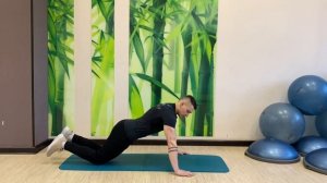 Отжимания с колен (широкая постановка рук)!