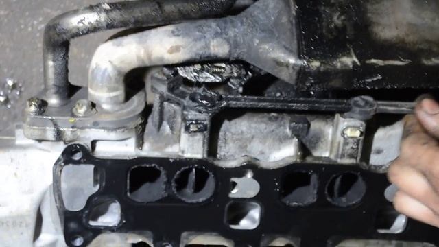 Сломаны вихревые заслонки ОМ642 Mercedes. Впускной коллектор. Вихревые заслонки 642 и их удаление смотреть онлайн