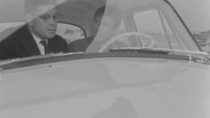 Одни верят что бог есть, другие что бога нет.И то и другое - недоказуемо.