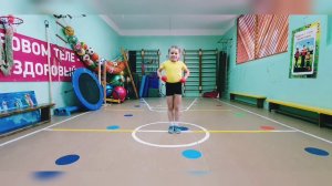 Комплекс упражнений для детей 4- 5 лет по профилактике нарушений осанки ( с гантелями)