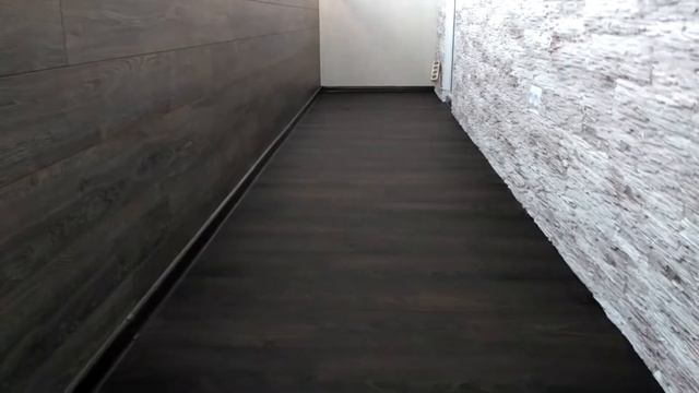 #Ленина23а Декоративный камень на лоджии в сочетании с ламинатом.Светодиодная подсветка подоконник смотреть онлайн