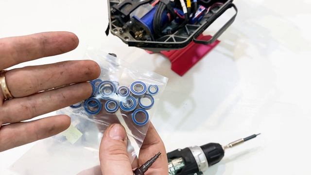 Обслуживание Slash Traxxas. Заклинили колеса на радиоуправляемой модели. смотреть онлайн