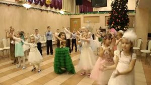 "Замела метелица город мой" (старшая группа). Детский центр "РУЧЕЁК" (Новый год 2017)