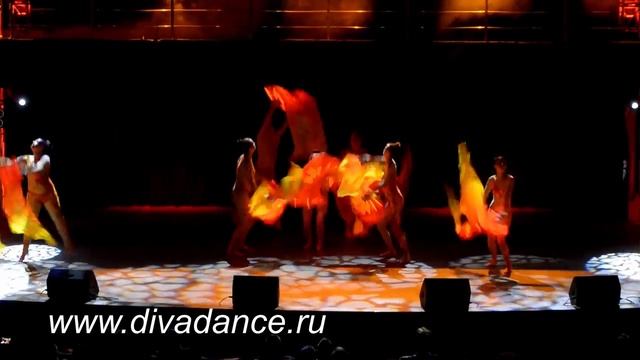 Огонь современный танец шоу от студии Диваданс вейлы с подсветкой
