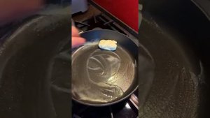 Котлеты свиные на косточке в чесночном соусе