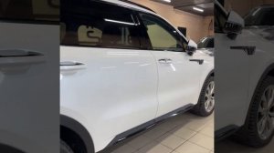 Новый Kia Sorento - оклейка хромированных элементов и установка охранной системы StarLine S96 V2