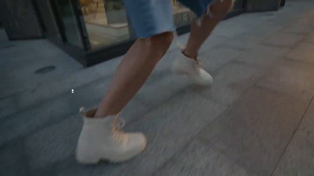 Galaxy Buds Live - налаштовані на ваш світ! смотреть онлайн