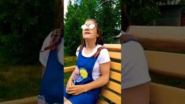 стих Чужая женщина.... автор Сола Монова. смотреть онлайн