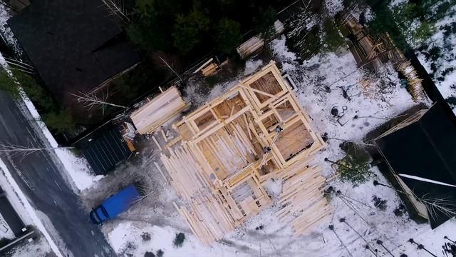 Строительство дома из оцилиндрованного бревна ф26, по проекту "Уют". Часть 1. смотреть онлайн