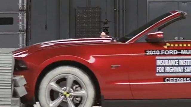 2010 Ford Mustang convertible moderate overlap IIHS crash test смотреть онлайн
