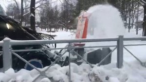 Митракс МП 635. Снегометатель на тротуаре.