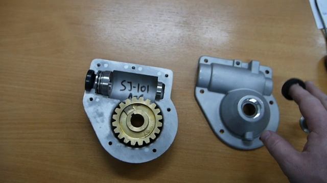 Редуктор китайского снегоуборщика с шестеней SJ-038 70 \19 мм, z=20 смотреть онлайн