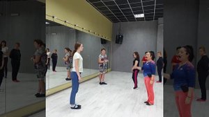 Как научить детей меняться местами в танце?