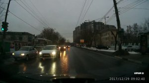 Смотрите какой важный курица