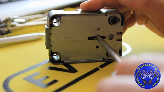 Замок сейфовый MAUER 71111+ЯК _время_ смотреть онлайн