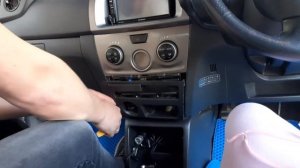 Снятие магнитолы Toyota bB часть 1