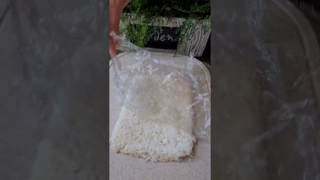 Нарунджи - корейская закуска из жареного риса с рыбкой в соусе Спайси ?