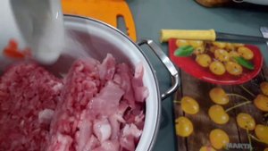 Колбаса(краковская) в сушилке для овощей.Вкусно и по-домашнему