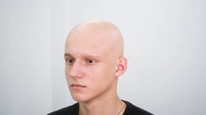 Волосковый татуаж бровей парню