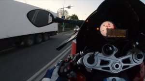 УЕХАЛ ОТ МОТОБАТА НА BMW S1000RR // 230 км/ч на заднем колесе!