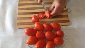 Томат -"Чудо пальчики".