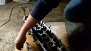 Чем охладить втулки клапанов Audi 100