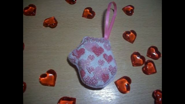 20. Сборка игрушки-подвески "влюблённая варежка" :) смотреть онлайн