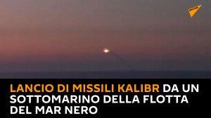 Lancio di missili Kalibr da un sottomarino della flotta del Mar Nero